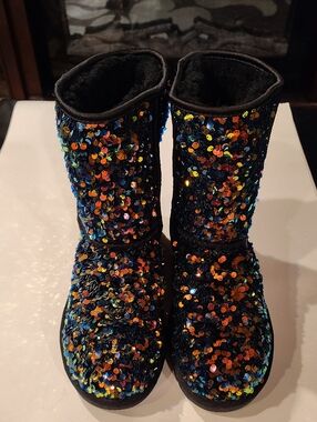 NEW UGG Black Sequins Multicolor Short Winter Boots WM